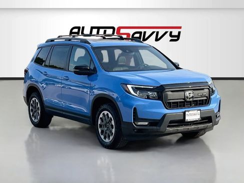 Used 2025 Honda Passport TrailSport image 1