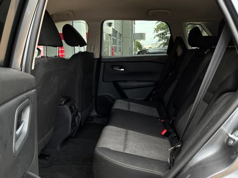 Used 2025 Nissan Rogue SV FWD image 12