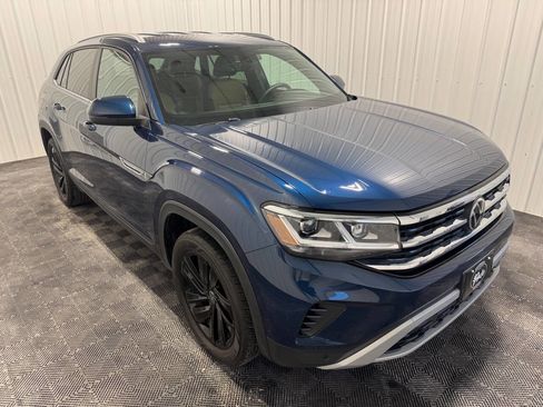 Used 2022 Volkswagen Atlas Cross Sport SE image 3