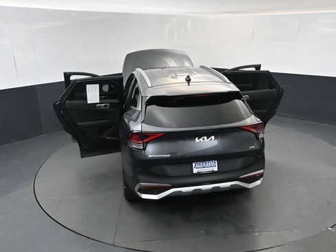 Used 2023 Kia Sportage EX AWD/4WD image 18
