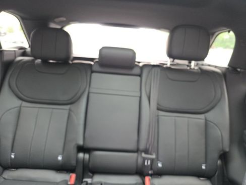 Used 2025 Land Rover Range Rover Sport SE AWD/4WD image 19