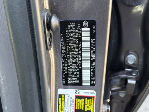 Used 2020 Toyota Camry SE w/ Sunroof Package image 39