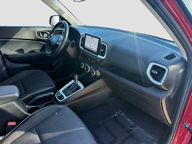 Used 2022 Hyundai Venue Limited FWD image 29