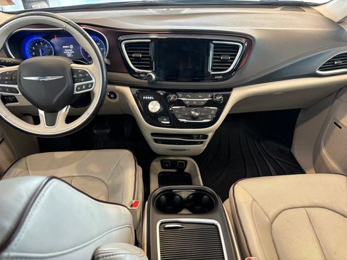 Used 2017 Chrysler Pacifica Limited FWD image 27