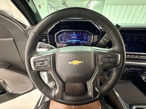 Certified 2025 Chevrolet Silverado 2500 High Country w/ Technology Package AWD/4WD image 11