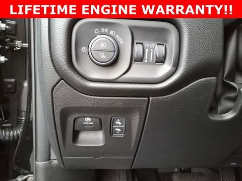 New 2026 RAM 1500 Laramie AWD/4WD image 15