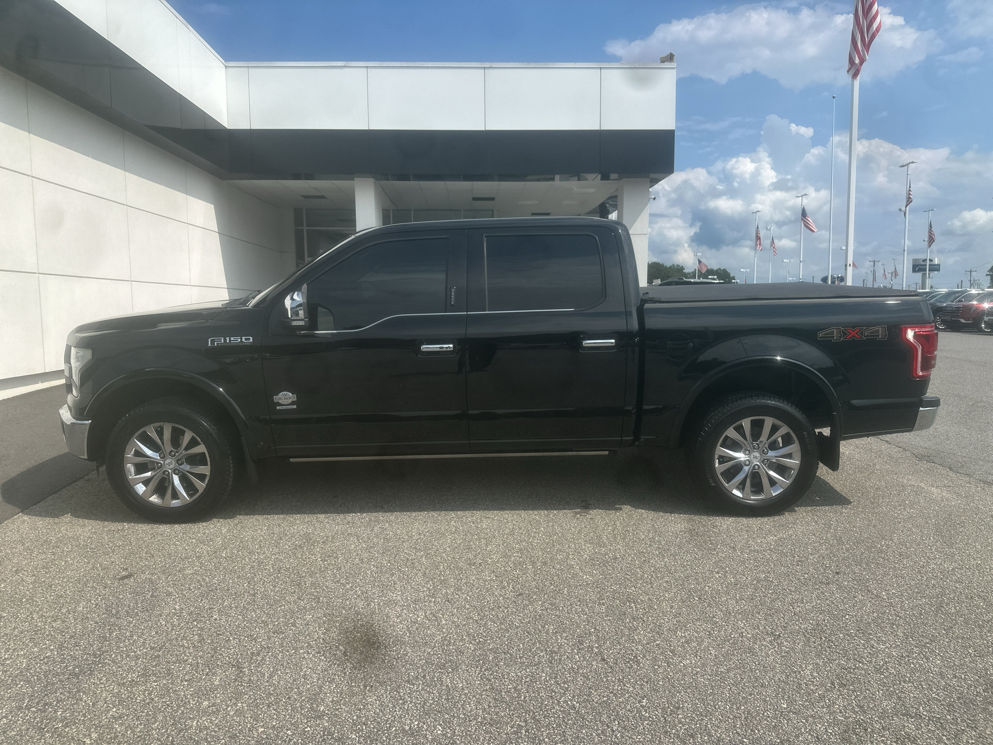 Used 2016 Ford F150 King Ranch w/ Equipment Group 601A Luxury AWD/4WD image 2