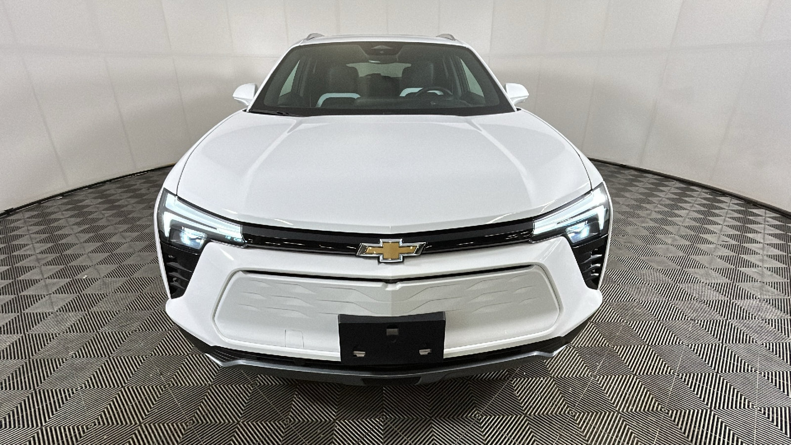 Used 2024 Chevrolet Blazer EV LT AWD/4WD image 9