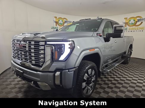 Certified 2024 GMC Sierra 2500 Denali image 3