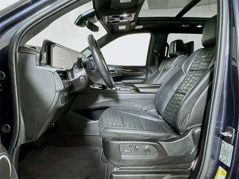 Used 2023 Cadillac Escalade Sport Platinum w/ LPO, ONYX Package image 20