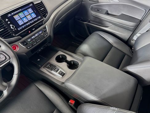 Certified 2025 Honda Ridgeline Sport image 26