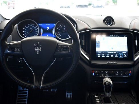 Used 2018 Maserati Ghibli S GranSport Q4 AWD/4WD image 16