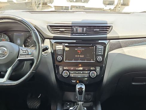 Used 2022 Nissan Rogue Sport SV w/ Technology Package FWD image 14