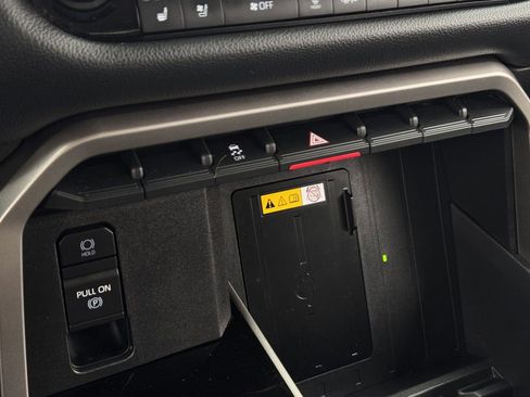 Used 2024 Toyota Tundra Limited image 19