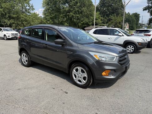 Used 2017 Ford Escape S FWD image 4