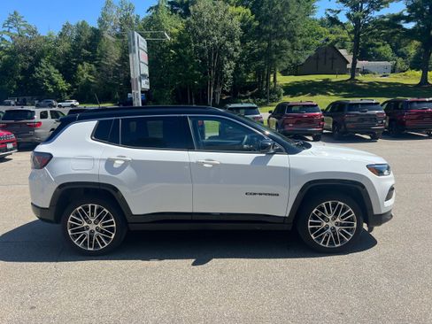 Used 2023 Jeep Compass Limited w/ Elite Group AWD/4WD image 4