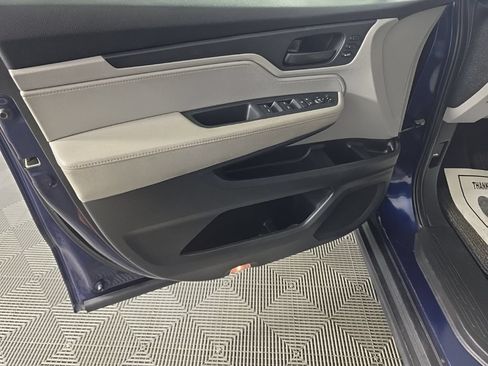 Used 2023 Honda Odyssey EX-L image 11