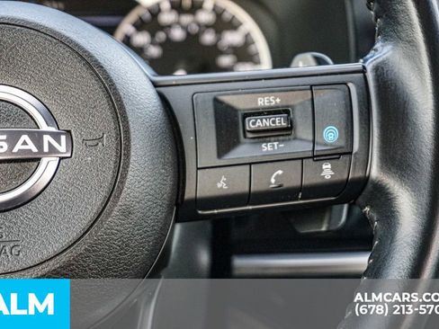 Used 2025 Nissan Pathfinder SV FWD image 32