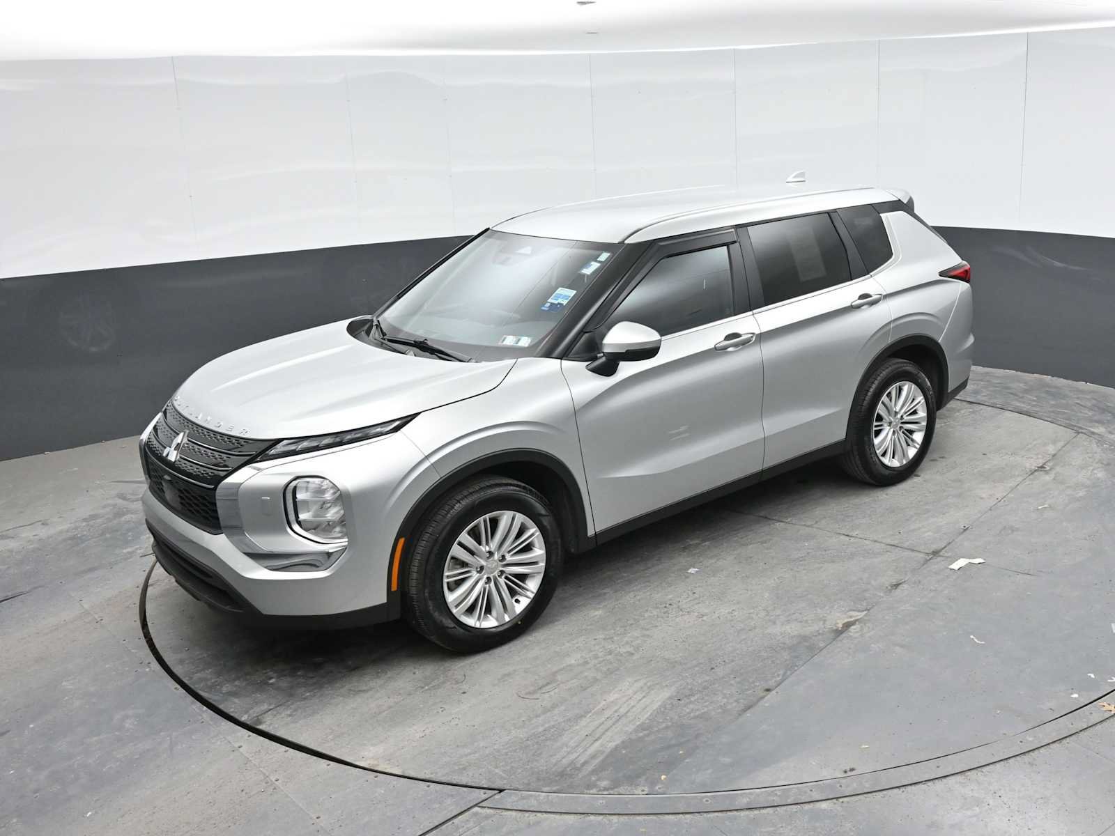 Used 2024 Mitsubishi Outlander ES AWD/4WD image 30