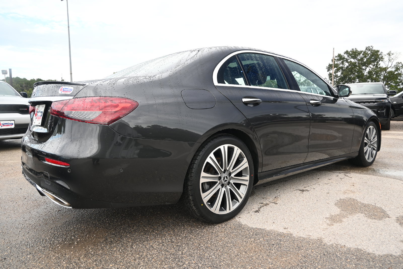 Used 2021 Mercedes-Benz E 350 Sedan image 2