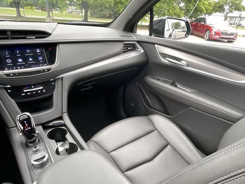 Used 2026 Cadillac XT5 Luxury FWD image 11