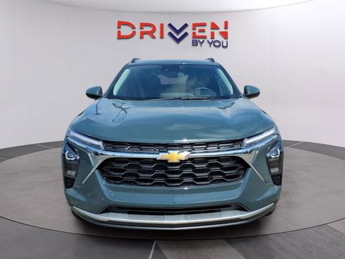 New 2026 Chevrolet Trax LT w/ Driver Confidence Package image 8