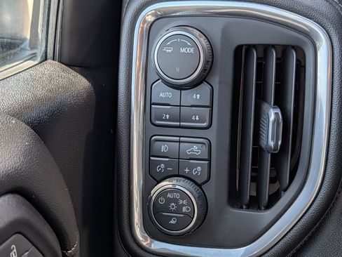 Certified 2021 Chevrolet Silverado 1500 LT Trail Boss w/ LT Trail Boss Premium Package AWD/4WD image 17