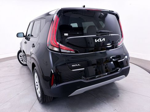 Used 2024 Kia Soul LX FWD image 8