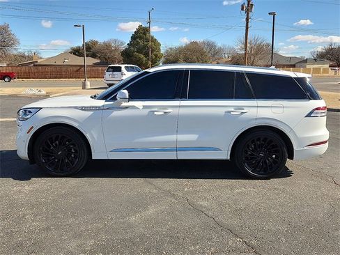 Used 2022 Lincoln Aviator Reserve w/ Equipment Group 201A image 2