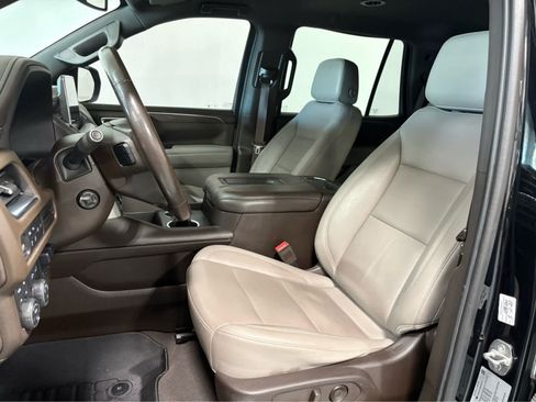 Used 2021 Chevrolet Tahoe Z71 w/ Z71 Off-Road Package AWD/4WD image 13