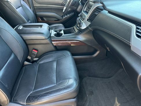 Used 2017 GMC Yukon SLT AWD/4WD image 16