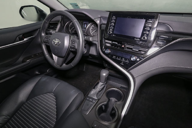 Used 2024 Toyota Camry SE w/ Cold Weather Package FWD image 16