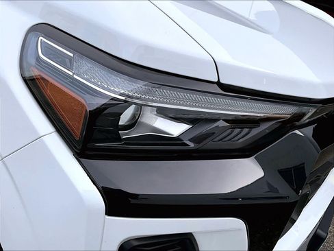 Used 2023 Chevrolet Colorado Z71 w/ Z71 Convenience Package 2 image 34