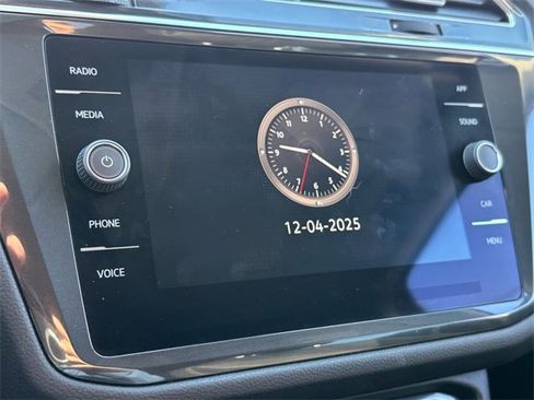 Used 2022 Volkswagen Tiguan SE image 27