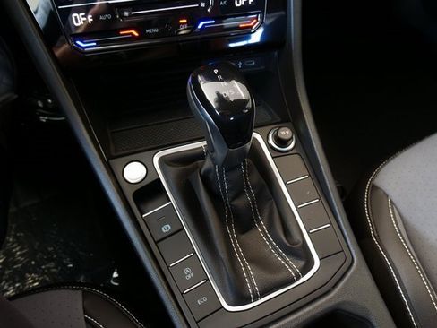 New 2025 Volkswagen Jetta SE image 21