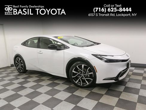 Used 2024 Toyota Prius Prime FWD image 1
