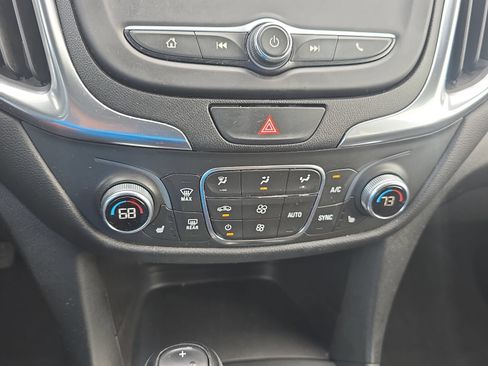 Used 2021 Chevrolet Equinox LT w/ Driver Convenience Package FWD image 21