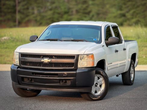 Used 2010 Chevrolet Silverado 1500 4x4 Crew Cab Hybrid image 1