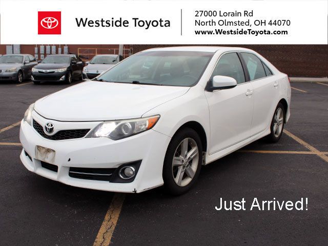 Used 2013 Toyota Camry SE FWD image 1