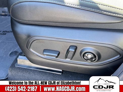 New 2025 Jeep Grand Cherokee Altitude image 23