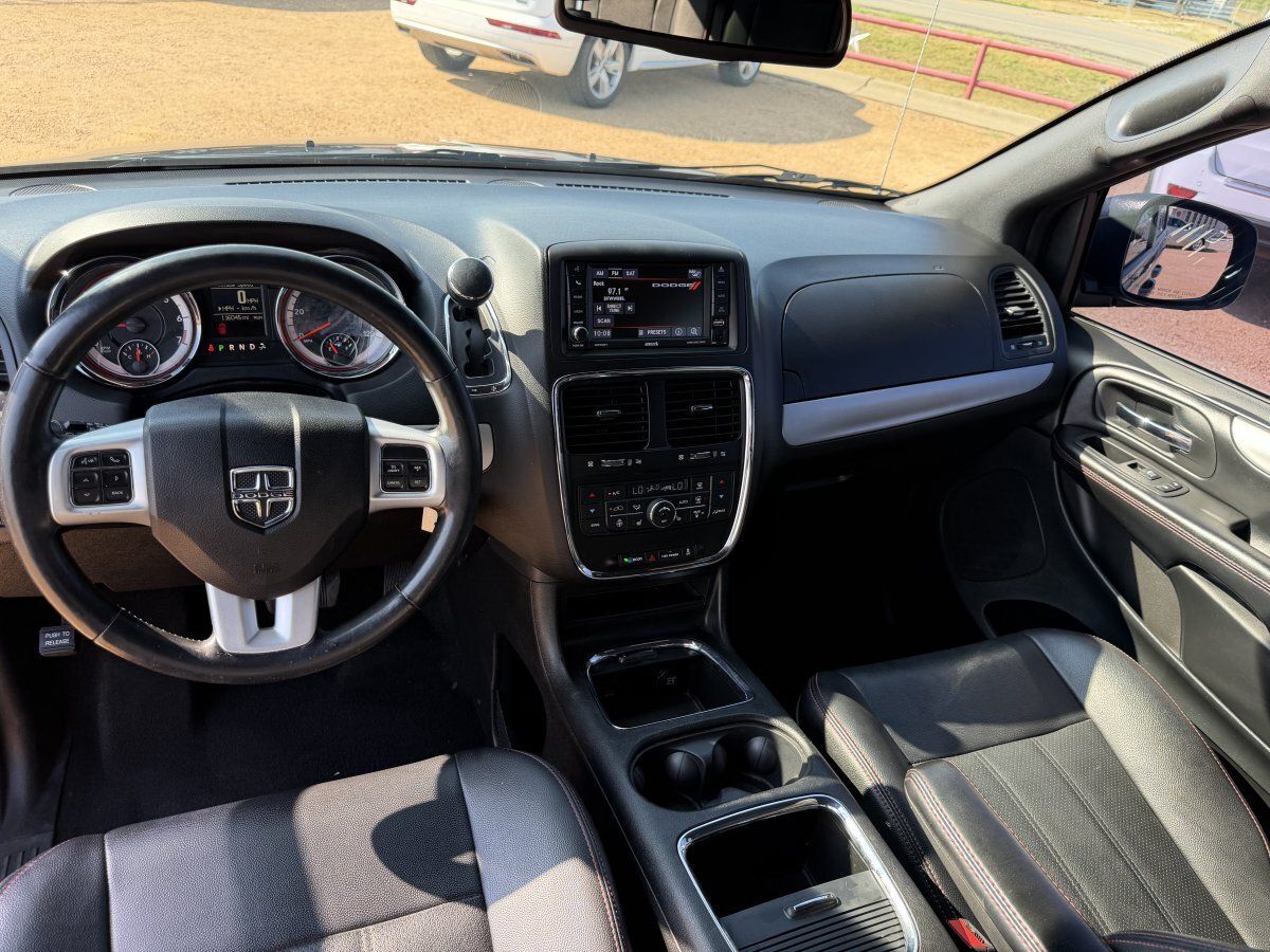 Used 2019 Dodge Grand Caravan GT FWD image 17