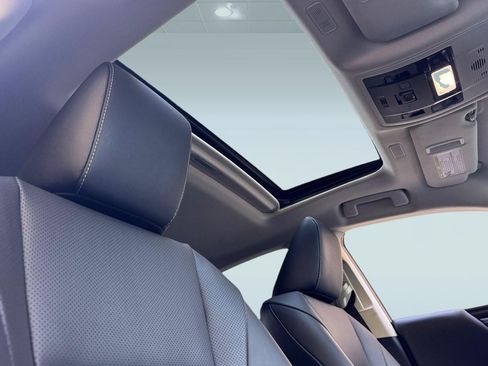 Used 2025 Lexus ES 300h w/ Premium Package FWD image 23