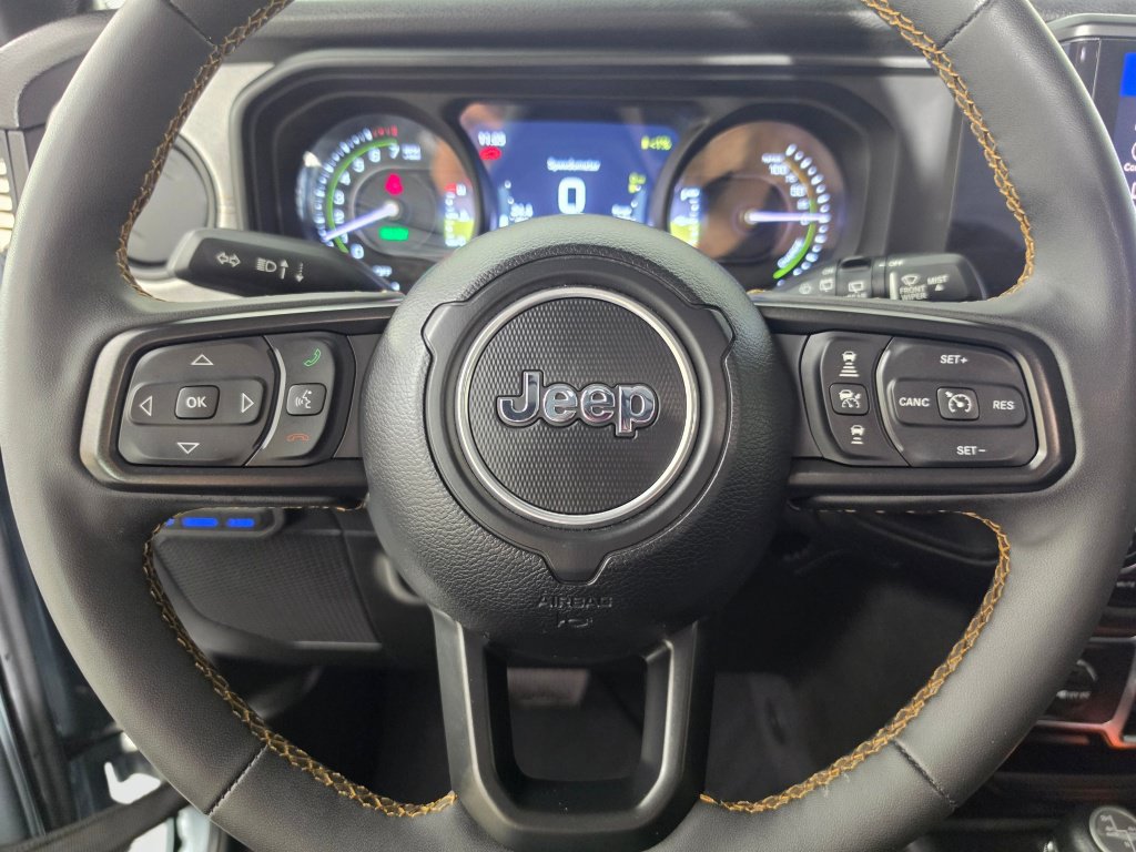 Used 2024 Jeep Wrangler Unlimited w/ Convenience Group AWD/4WD image 14
