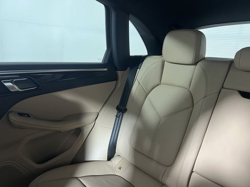 Certified 2024 Porsche Macan S AWD/4WD image 15