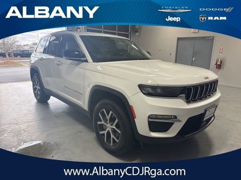 Used 2024 Jeep Grand Cherokee Limited image 1