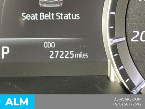 Used 2023 Toyota Highlander XLE FWD image 30