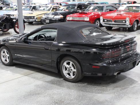 Used 1997 Pontiac Firebird Trans Am w/ Ram Air Performance Pkg RWD image 32