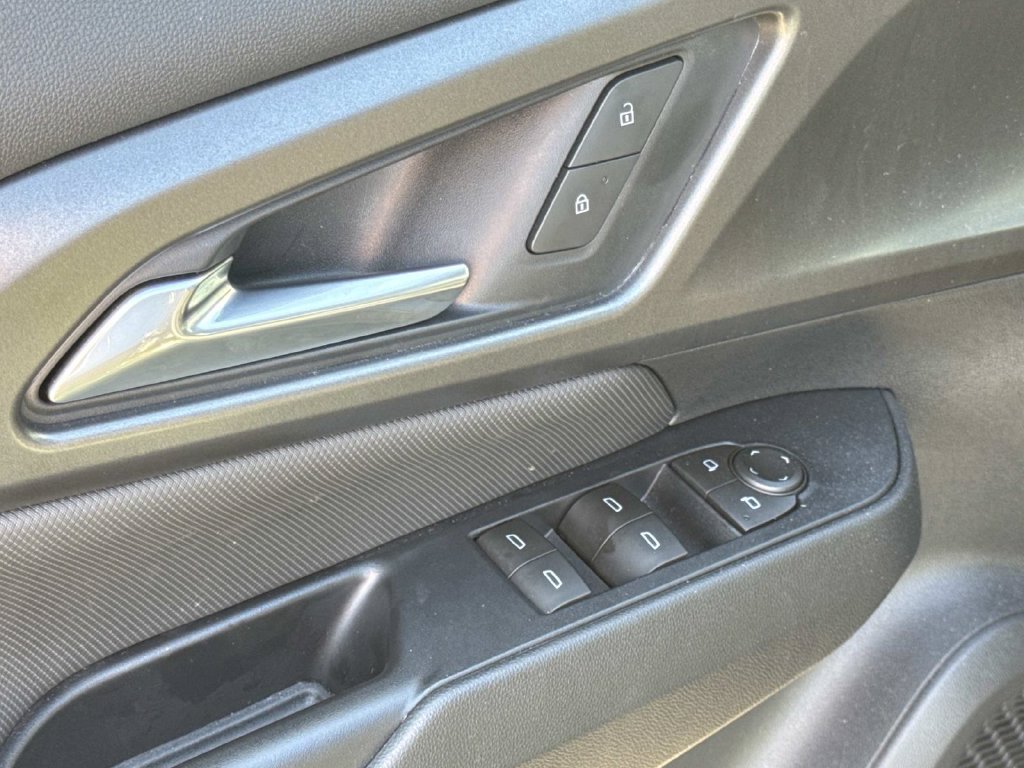 Used 2026 Chevrolet Equinox EV LT FWD image 16