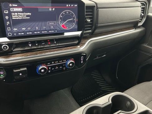 Used 2024 GMC Sierra 2500 SLE w/ SLE Convenience Package image 21