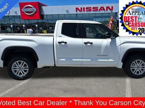 Used 2022 Toyota Tundra SR5 w/ SR5 Convenience Package AWD/4WD image 2